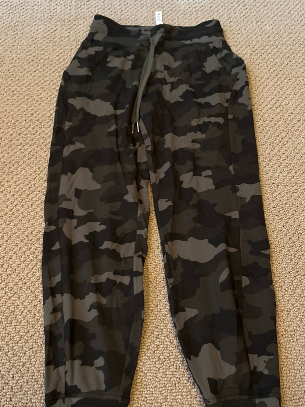 Lululemon Women’s Camo Jogger Pants - Black/Gray/Green
